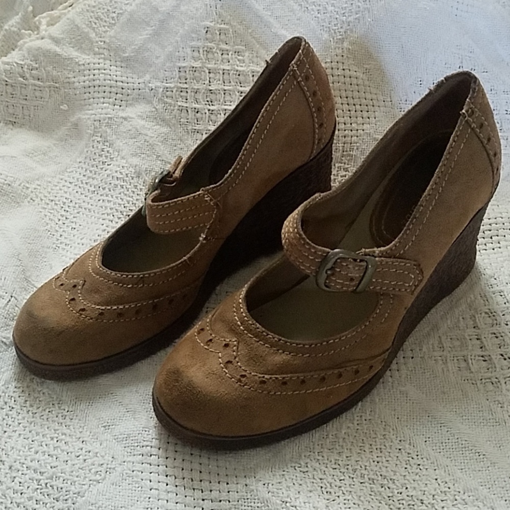 Beige wedges